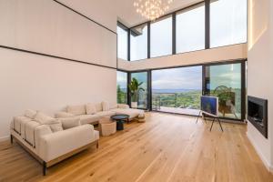 Μια τηλεόραση ή/και κέντρο ψυχαγωγίας στο Forest Valley Chalet, Prahova