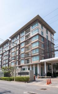 Το κτήριο όπου στεγάζεται  το διαμέρισμα