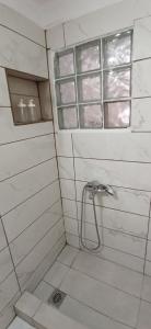 A bathroom at Pythagora