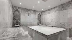 A bathroom at Sunrise Remal Beach Resort