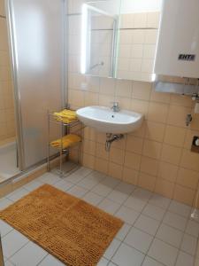 A bathroom at Appartement Moni / Golf & Ski - TOP 9