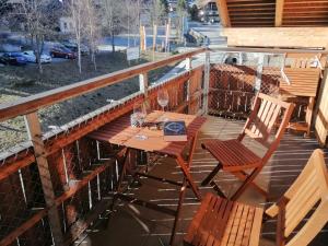 A balcony or terrace at Appartement Moni / Golf & Ski - TOP 9