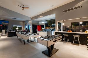 Εστιατόριο ή άλλο μέρος για φαγητό στο STK Villa - Luxury 4br Villa with incredible panoramic views