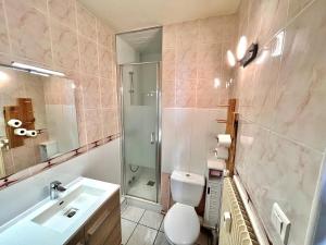 Ένα μπάνιο στο Logement paisible à Chamalières +17 φωτογραφίες