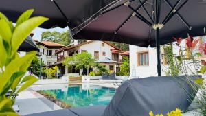 The swimming pool at or close to Tomsan Suites & Villas Akyaka
