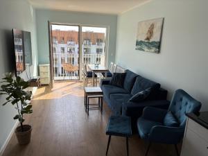 Χώρος καθιστικού στο APARTAMENT BALTICHOFF DUNE with Sea View, Basen, Spa, Gym, Sauna, Hala sportowa z kortem tenisowym +27 φωτογραφίες
