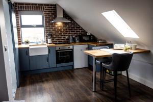 Ảnh trong thư viện ảnh của Windswept Loft, 16km to Cliffs of Moher ở Lisdoonvarna