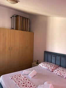 Postel nebo postele na pokoji v ubytování Rokes Cozy Corner