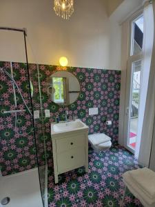 Vannituba majutusasutuses LaVie - Doppelzimmer in Bestlage, Zentrum +7 fotot