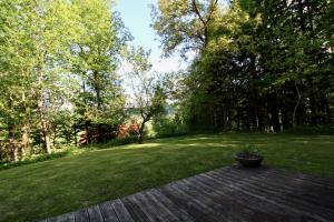 A garden outside Ferienhaus Hadernigg