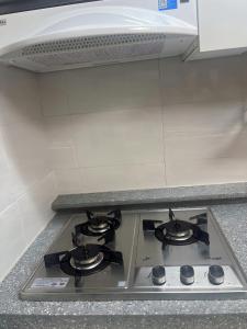 Η κουζίνα ή μικρή κουζίνα στο Hongdae station 5min Full option