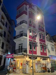 Bangunan di mana terletaknya hotel