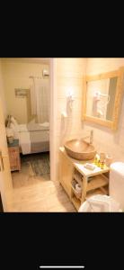 Kúpeľňa v ubytovaní Akrotiri B&B + 36 fotografií