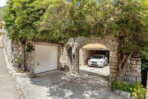 Gambar di galeri bagi Rustic home - Villa Elena di Kamenari