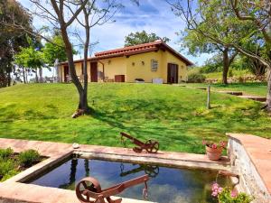 Agriturismo La Sorgente外面的花园