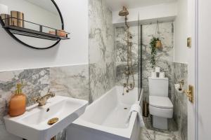 Ένα μπάνιο στο Cosy Retreat in Georgian Bath