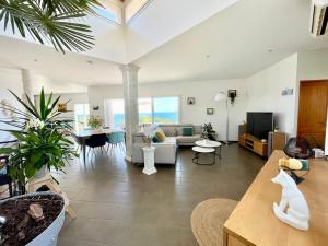 TV a/nebo společenská místnost v ubytování Villa Selfoss vue mer 300m de la plage