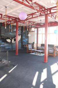 Posezení v ubytování Yog anna cafe n hostel