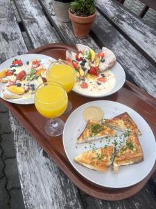 Jedlo v luxusnom stane alebo blízkom okolí