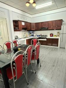 Kuchyň nebo kuchyňský kout v ubytování Sơn Dalat house + 18 fotografií