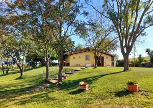 Agriturismo La Sorgente外面的花园