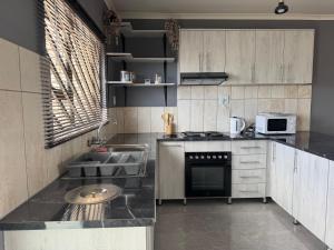 Galeriebild der Unterkunft Aza's self catering apartments in Oshakati + 2 Fotos