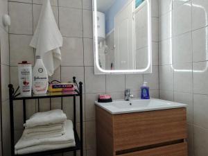 Koupelna v ubytování Ολόκληρο διαμέρισμα fully equipped apt dora comfortable holidays on the beach 50m