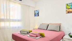 Postel nebo postele na pokoji v ubytování CSS Coastal Smart Superior With Gym Spacious Apt