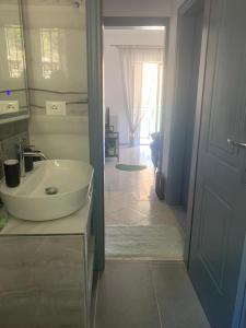 Qeparo View Rooms的一间浴室