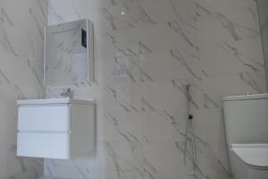 A bathroom at chez Aissam