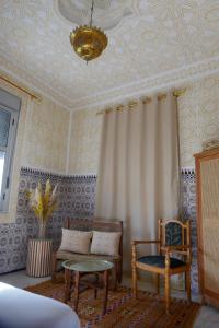 A seating area at chez Aissam