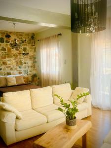 Gallery image of Angel's Luxury Studio in Olympiada