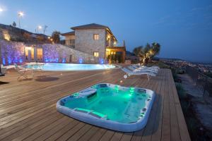 Bazén v ubytování Boutique Hotel Tamarin nebo v jeho okolí