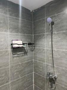 Un baño de Stylish studio with smart access