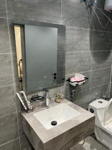 Un baño de Stylish studio with smart access