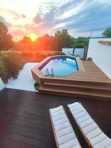 Bazén v ubytování Apartman Patalino nebo v jeho okolí