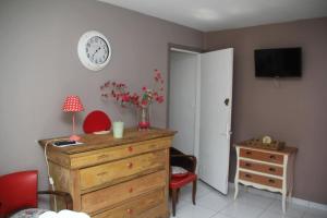 Μια τηλεόραση ή/και κέντρο ψυχαγωγίας στο Duplex Romantique à Mastaing