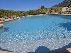 La pileta dentro o cerca de Appart. 4 pers a 6 Kms de Cassis avec acces piscine