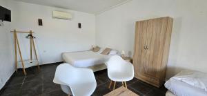 Ένα ή περισσότερα κρεβάτια σε δωμάτιο στο Studio Dolce & Vita A1 avec piscine et terrasse +30 φωτογραφίες