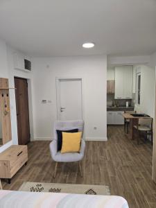 Kuchyň nebo kuchyňský kout v ubytování Kmb Apartment