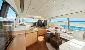 罗萨斯Habitación Suite, Alojamiento Apartamento Barco的船舱美景