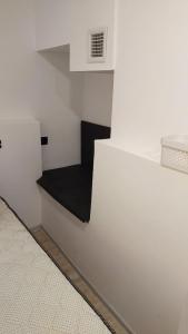 Postel nebo postele na pokoji v ubytování Private rooms Sololaki