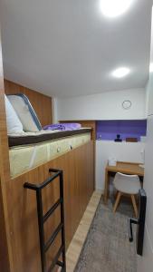 Kuchyň nebo kuchyňský kout v ubytování Private rooms Sololaki