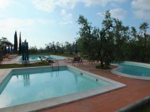 Bazén v ubytovaní Agriturismo San Martino alebo v jeho blízkosti