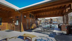 Εστιατόριο ή άλλο μέρος για φαγητό στο Trailhead 524 Clubhouse with Hot tub & Pool