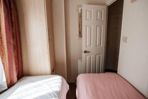 Postel nebo postele na pokoji v ubytování Decker’s