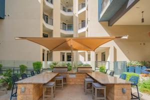 Budova, kde se apartmán nachází + 36 fotografií