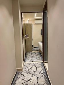 A bathroom at Blue Scarab Pyramids View