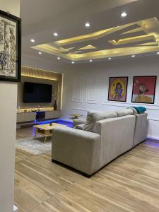 Luxury 2BR Wuse 2 247 Power Free Wi-Fi休息區