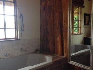 Et badeværelse på Willowbrooke Cottage + 64 billeder